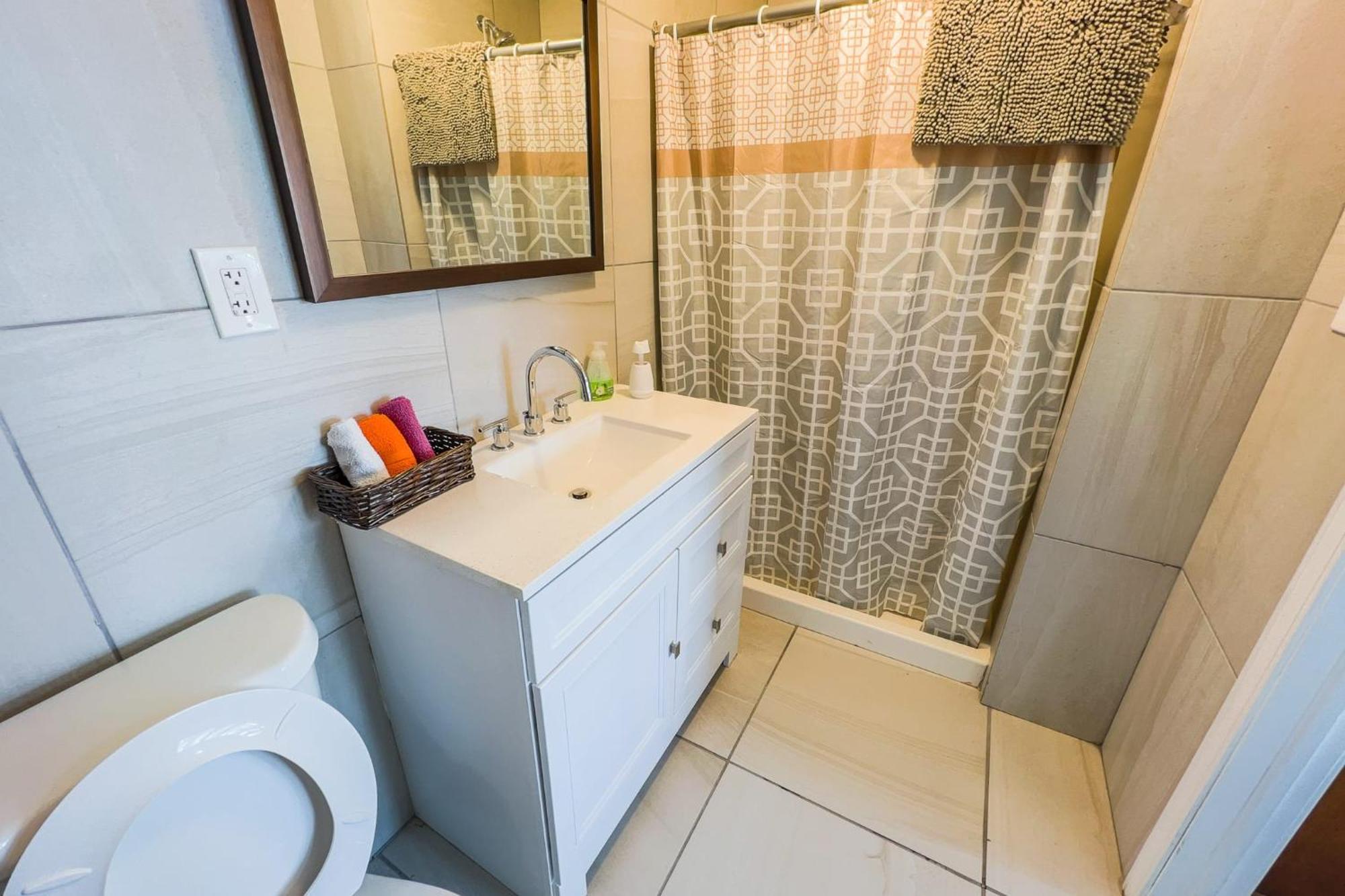 Large 6Br, 6 Bath In The City Of Niagara Falls Exteriér fotografie