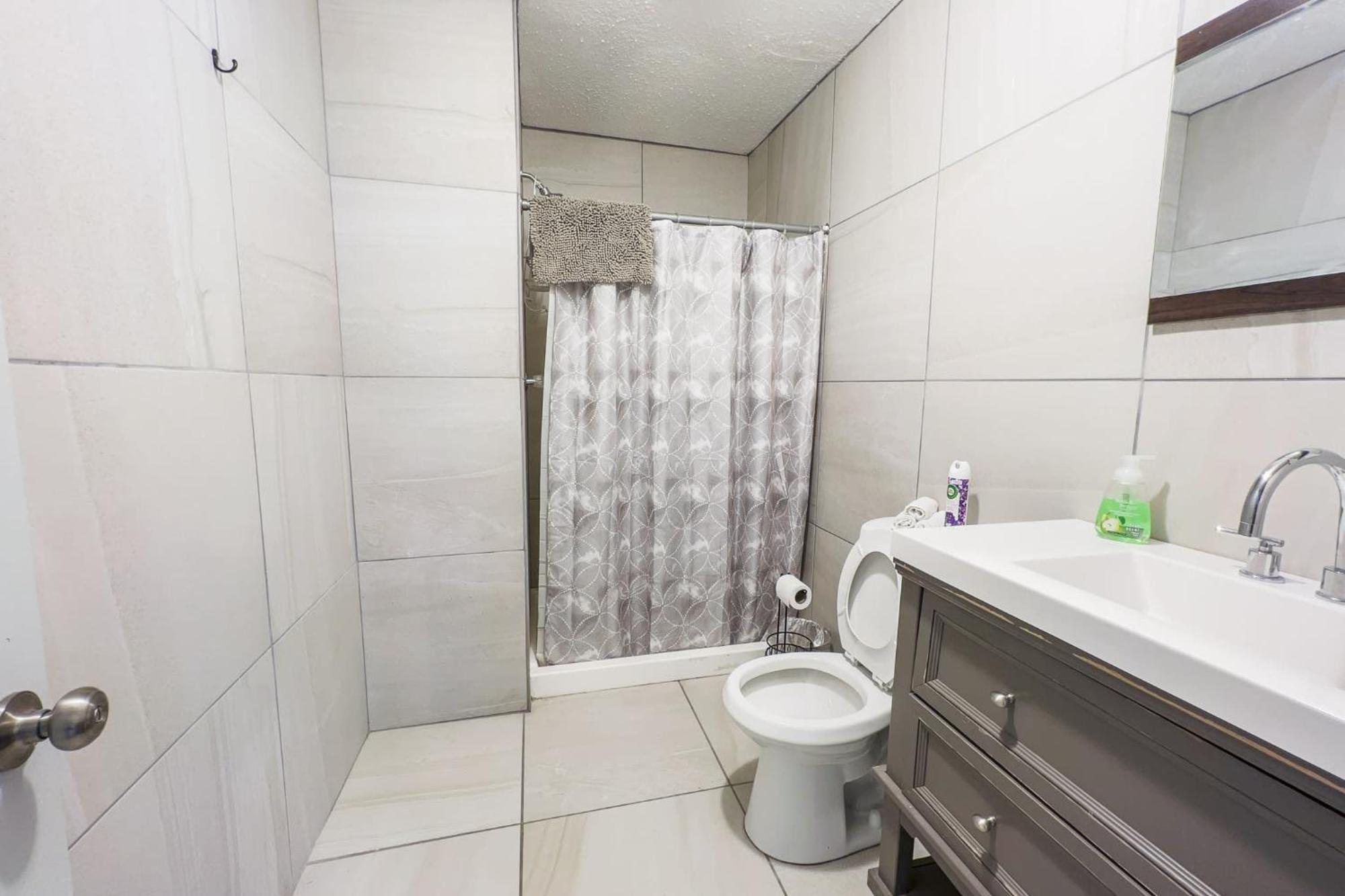 Large 6Br, 6 Bath In The City Of Niagara Falls Exteriér fotografie